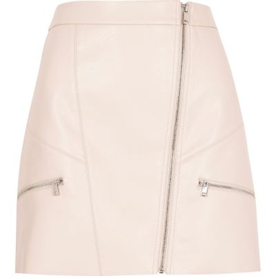 Pink leather look zip mini skirt